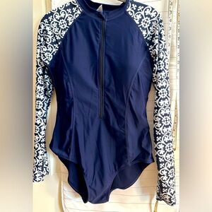 Swimsuit Long Sleeve Rash Guard Long
Sleeves SPF 50+ Size Large